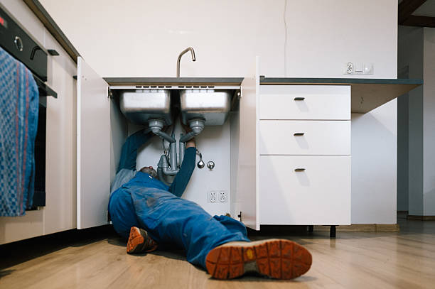 Professional Emergency Plumber technician working in Clear Spring, MD